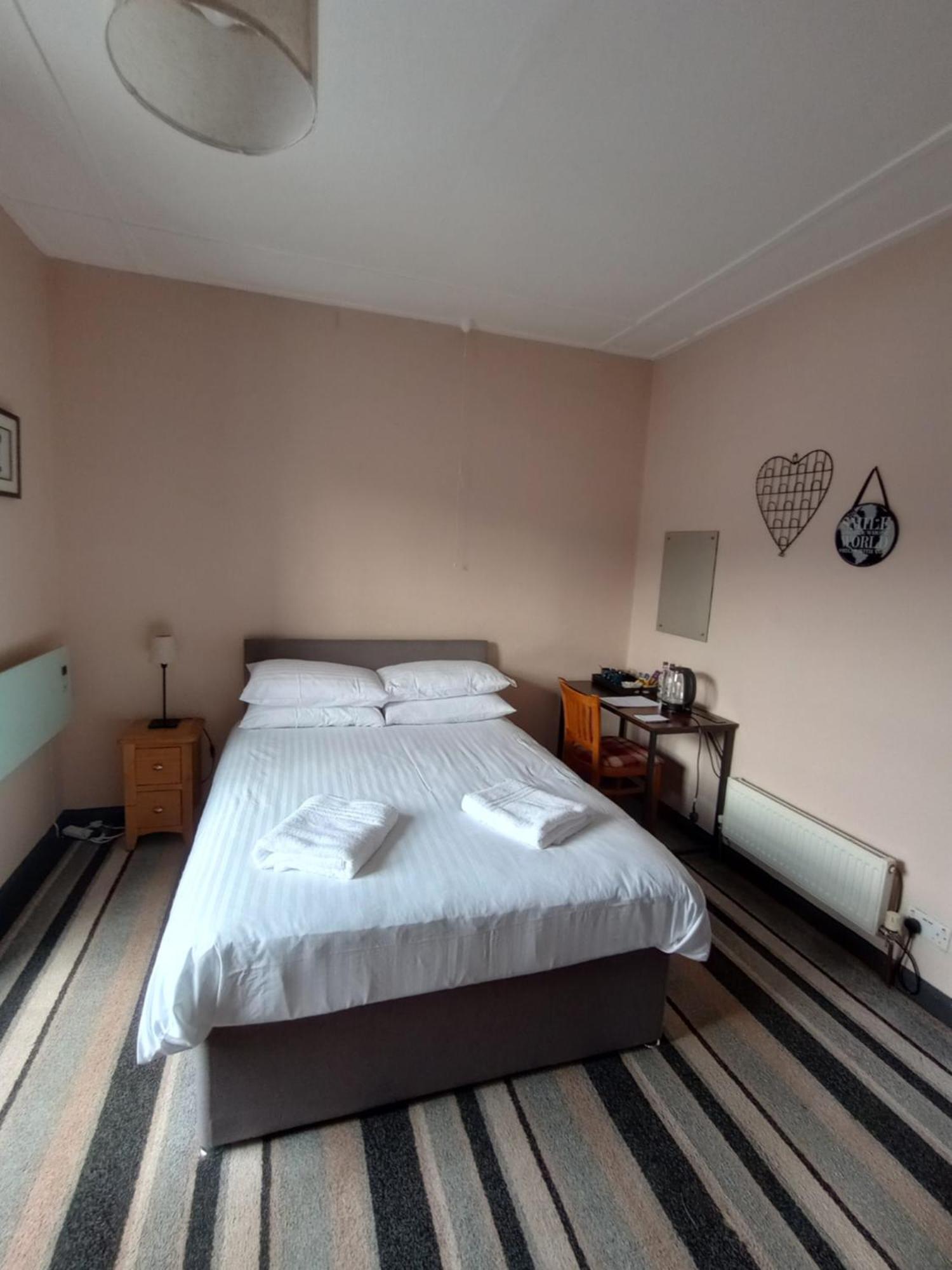 Goblin Ha' Hotel Gifford Ngoại thất bức ảnh